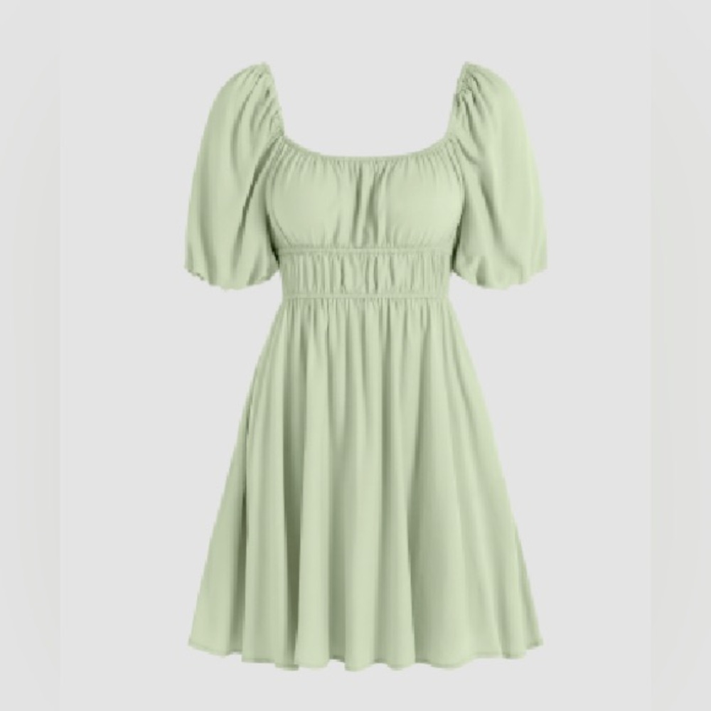 Green puffy sleeve dress